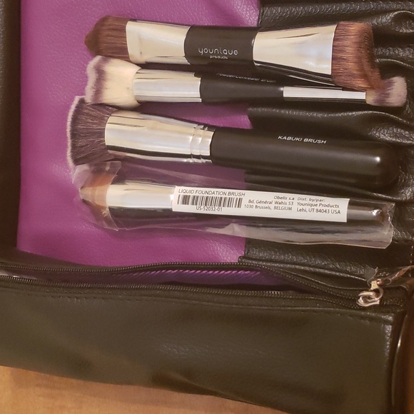 Younique brush set - Picture 4 of 4
